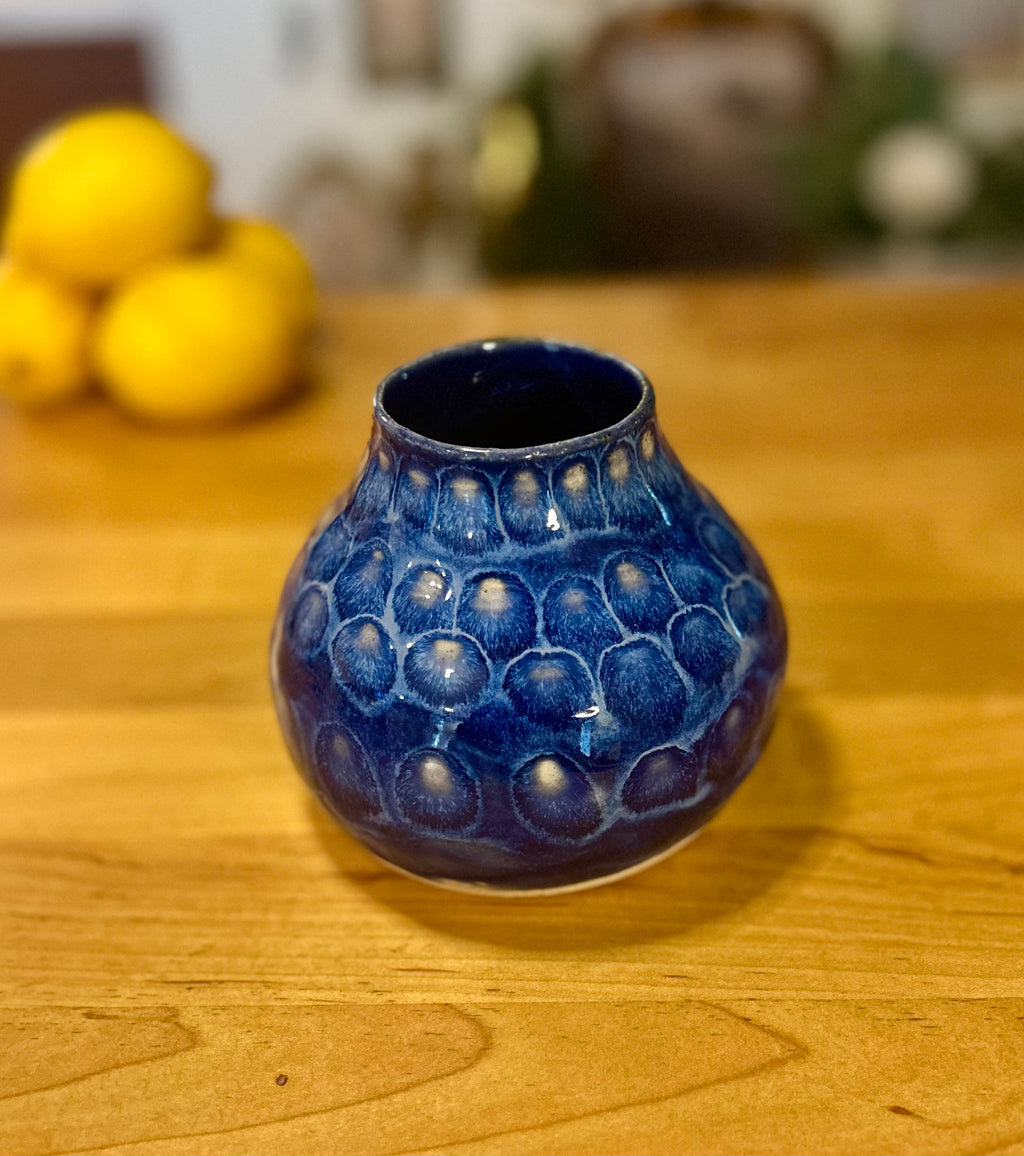 Silhouette Vase: Effervescent